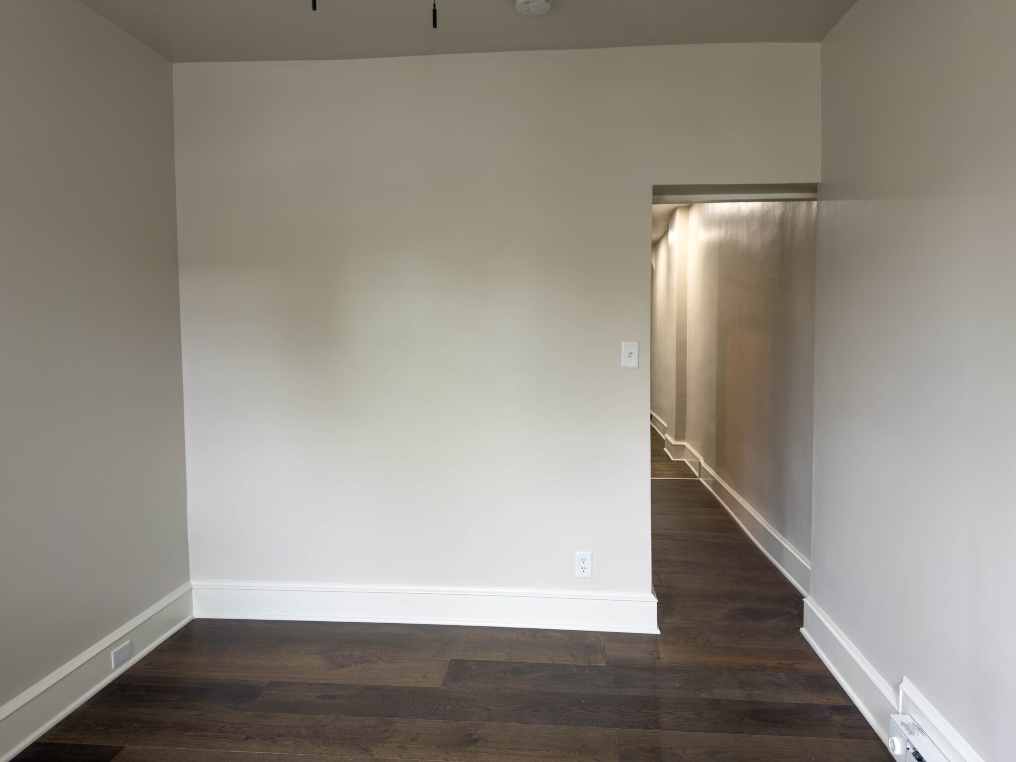 Building Photo - 216 W Main St