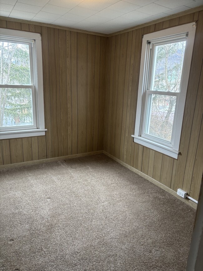 Building Photo - 2 S Vine St