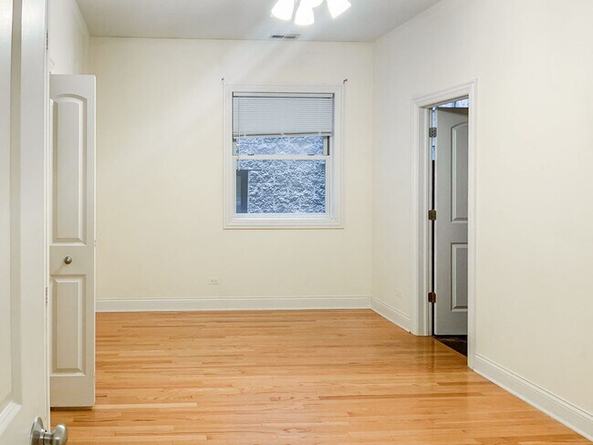 Building Photo - 2927-29 N. Southport