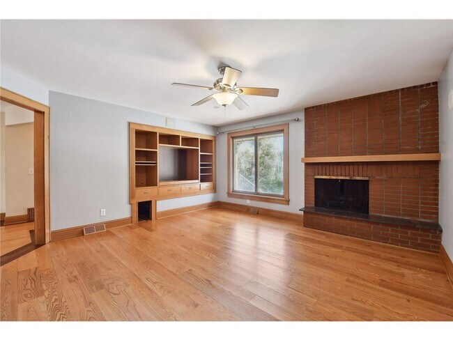 Building Photo - 5207 Doncaster Way