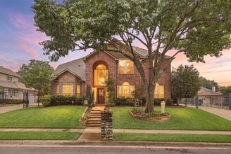 Building Photo - 7612 Oak Knoll Dr