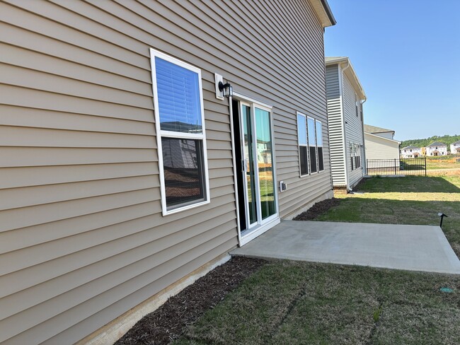 Building Photo - 332 Squirrel Oaks Ln
