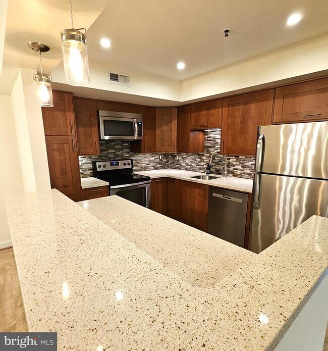 Building Photo - 904 Martell Ct