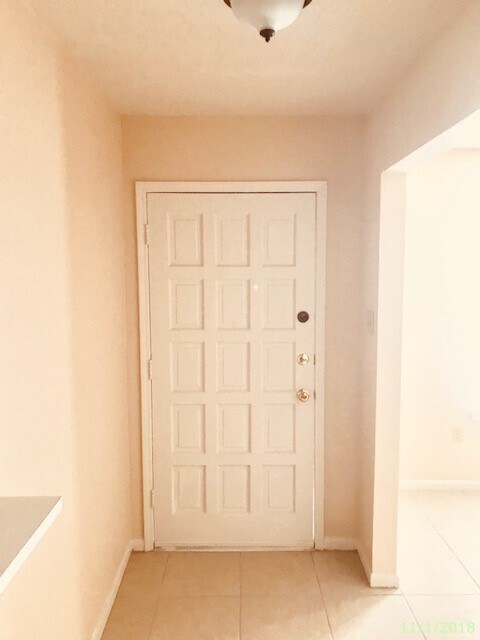 Building Photo - 1507 Barcelona Way Dr