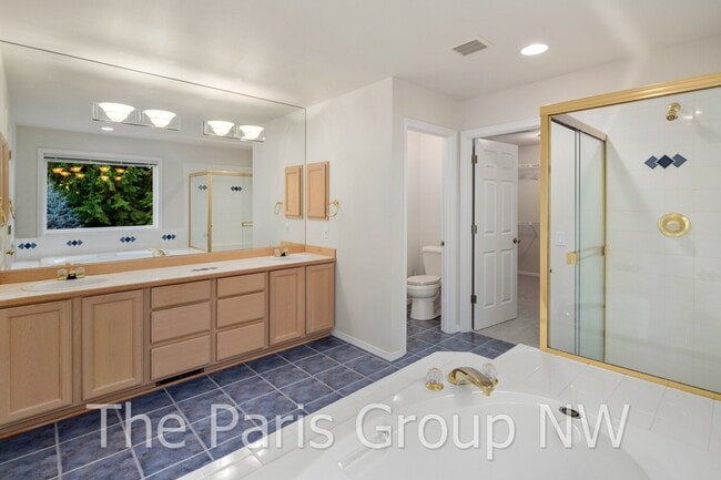 Building Photo - Extraordinary 3463sf Newcastle Home * Amazing Outdoor Spaces * A/C