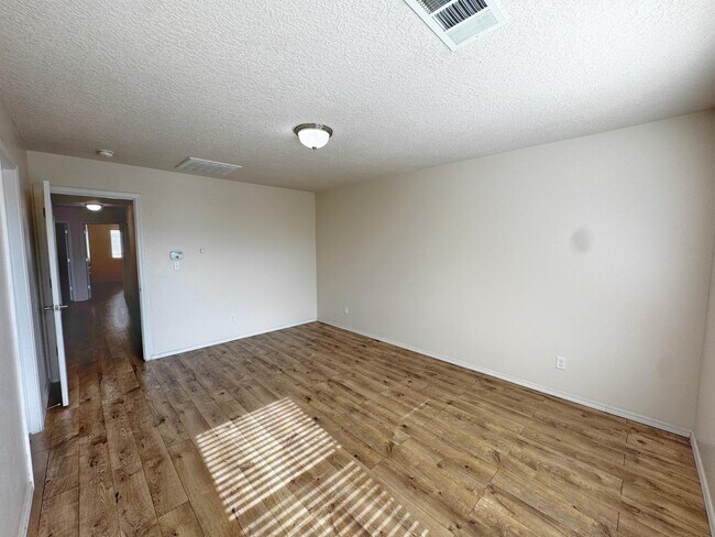 Building Photo - 11019 Marina Gate Trail NE