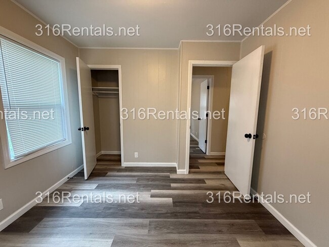 Building Photo - $1200 - NEWLY REMODELED 4 bedroom / 1 bathroom - Single Family Home