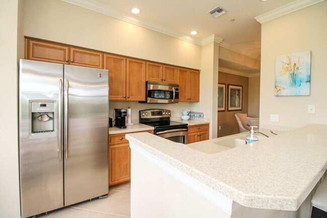 Building Photo - CALLING ALL GOLF ENTHUSIASTS ** STUNNING 2...