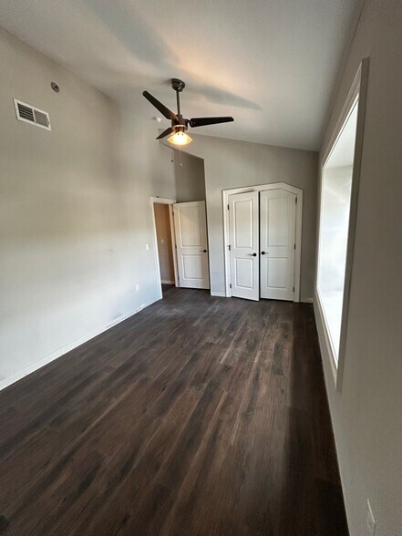 Building Photo - 970 Ridge Ave