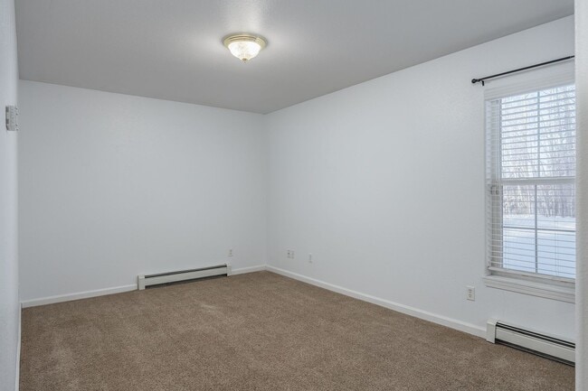 Building Photo - Spacious 5 Bedroom Home on 6 Acres – North Pole, Alaska