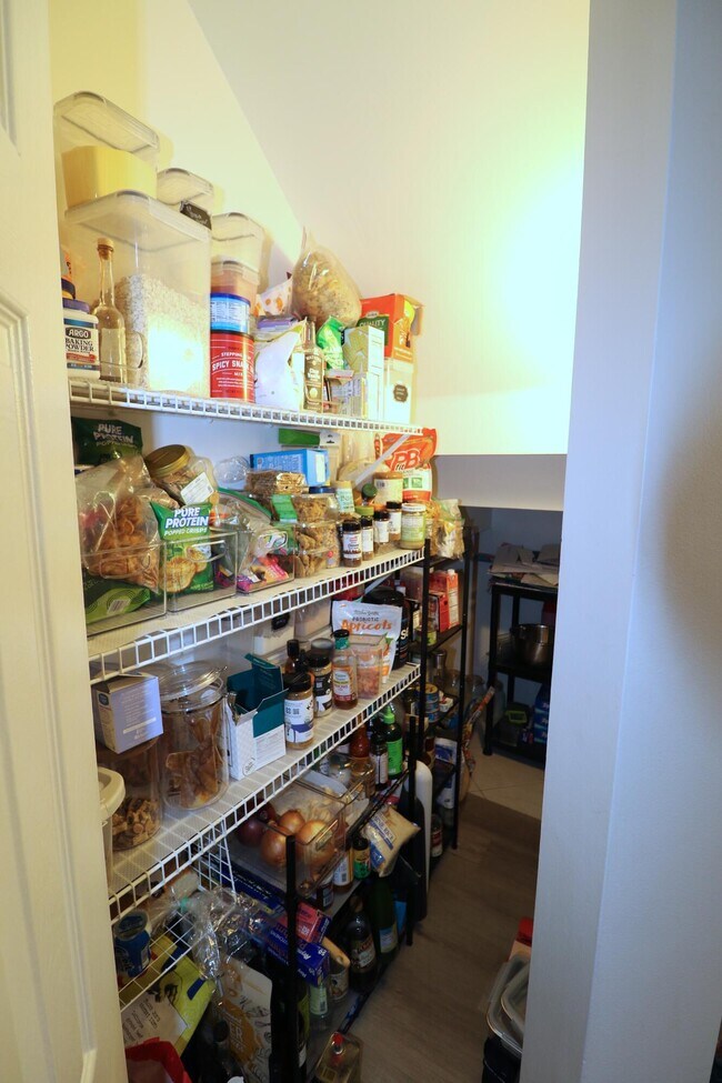 Building Photo - 6848 Brook Hollow Rd