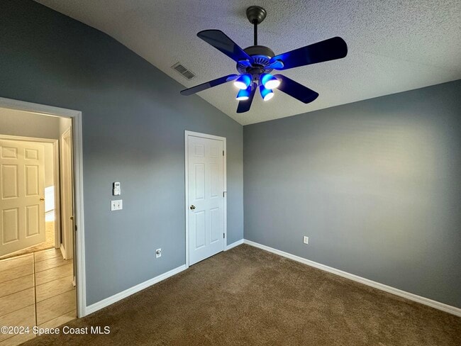 Building Photo - 2461 Stratford Pointe Dr