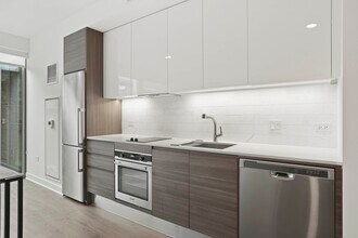 Building Photo - 226 W Hubbard St