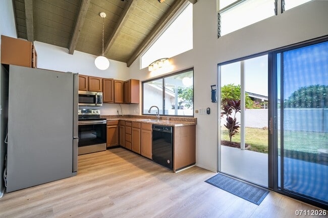 Building Photo - $4000 / 3BR/ 2BA  WELL MAINTAINED SINGLE FAMILY HOME WITH ENCLOSED GARAGE IN KALAMA VALLEY