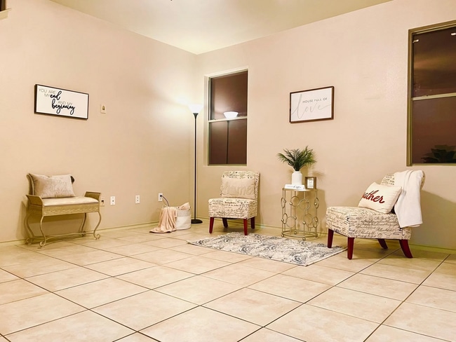 Building Photo - 9310 Albany Dr