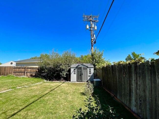 Building Photo - Amazing Littleton Bungalow