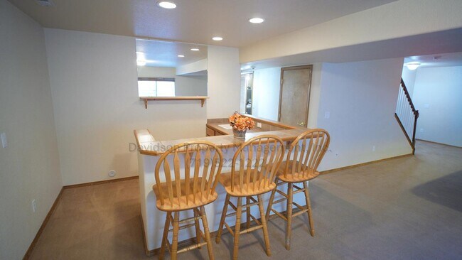 Building Photo - 3350 Castellon Dr