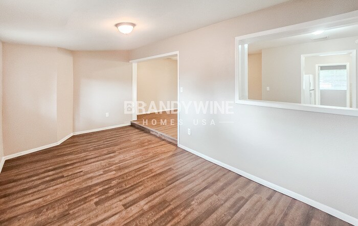 Building Photo - 2402 E Bougainvillea Ave