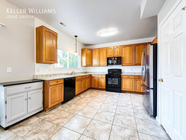 Building Photo - 6458 Showhorse Ct