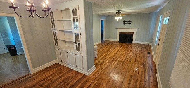 Building Photo - Cutie in the Country