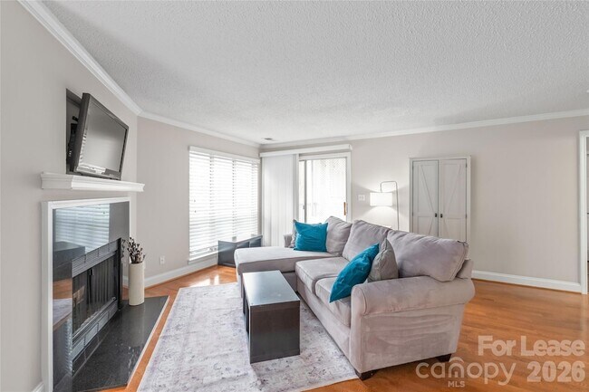 Building Photo - 2510 Cranbrook Ln