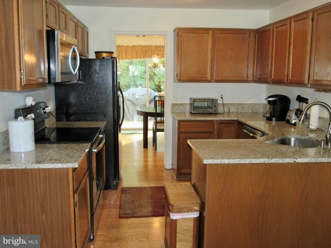 Building Photo - 14 Tivoli Lake Ct