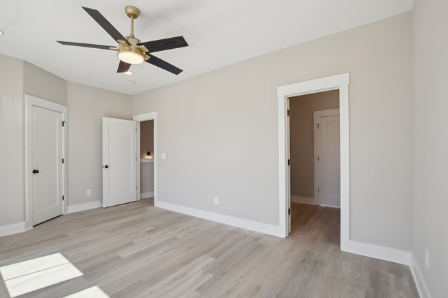 Building Photo - 908 Anderson Ln