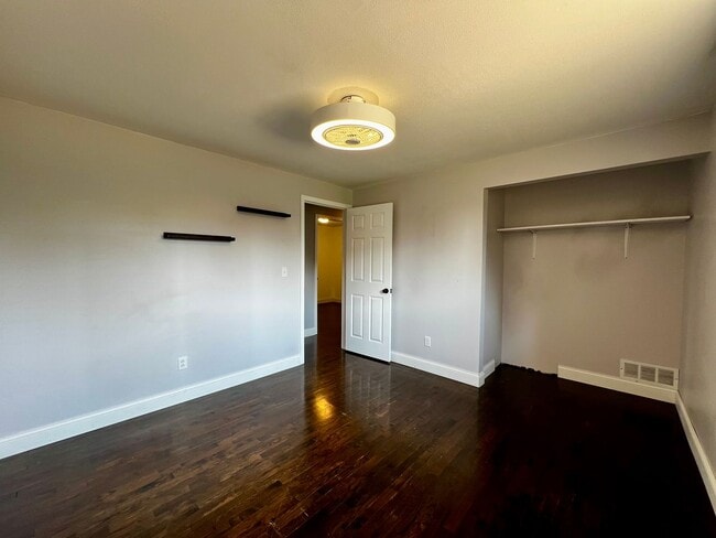 Building Photo - Non-Refundable & Security Deposit Total: $2000.00