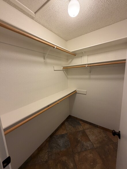 Building Photo - 6105 E 43rd Pl