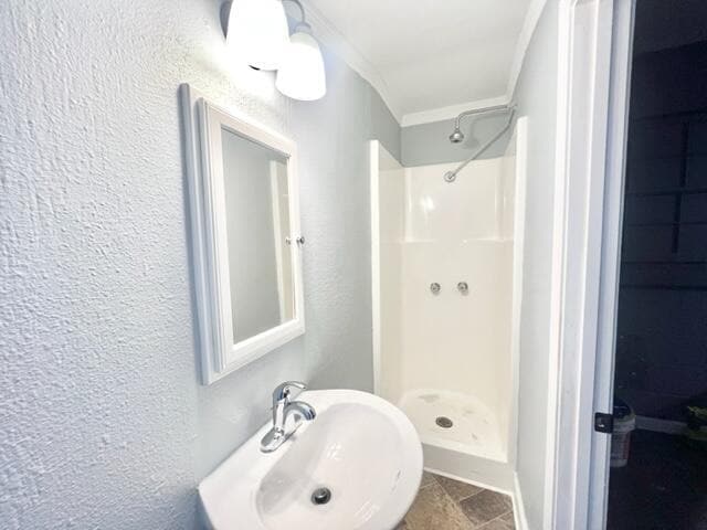 Building Photo - 333 Edge Ave