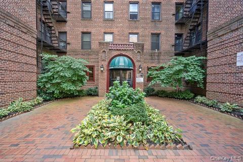 Building Photo - 8910 35th Ave