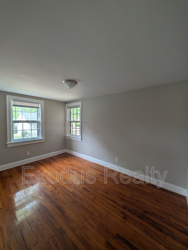 Building Photo - 310 N Gulf St