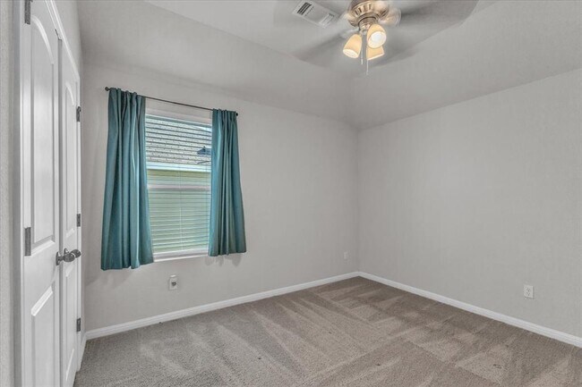 Building Photo - 19321 Hartwell Dr