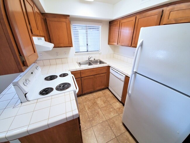 Building Photo - Great Condo for Rent!