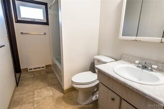 Building Photo - 111 Sunshine Dr