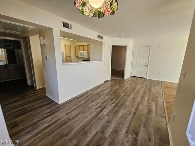 Building Photo - 8101 W Flamingo Rd