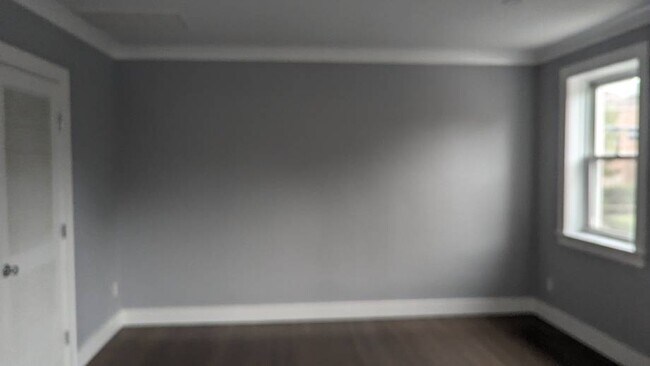 Building Photo - Renovated Modern 2 Bedroom -  No Fee