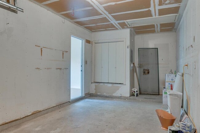 Building Photo - 13341 Water Oak Ln