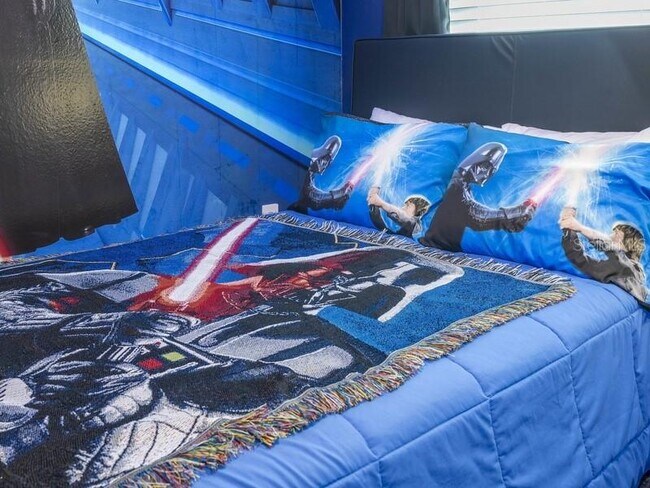 Building Photo - 8956 Takeaway Wy