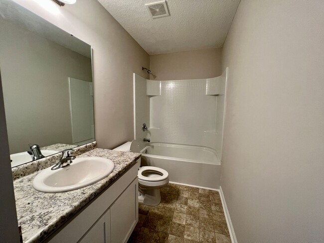 Building Photo - MOVE-IN SPECIAL: $300 OFF 1ST MONTH'S RENT!*