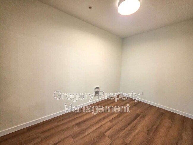 Building Photo - 12439 Totem Lake Way