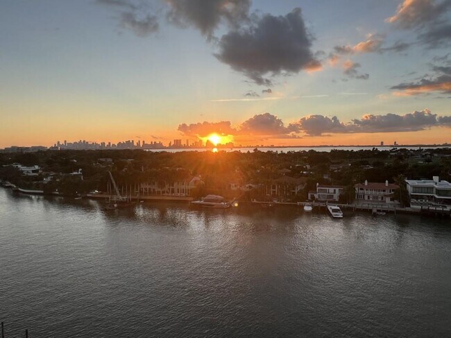 Building Photo - 5600 Collins Ave