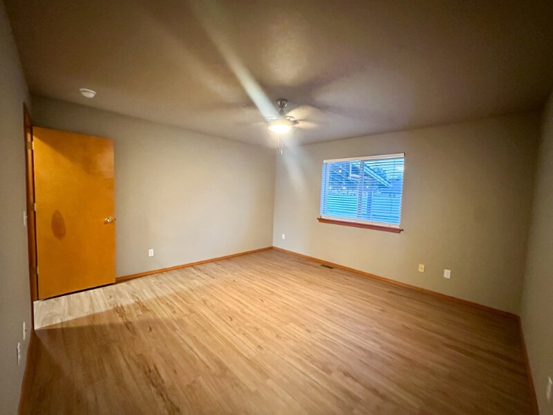 Building Photo - 1428 W Heron Ave