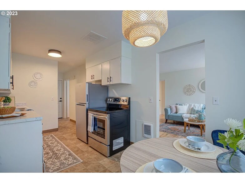KITCHEN - 707 NE 92nd Ave