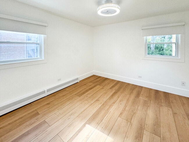 Building Photo - 332 N Smith St