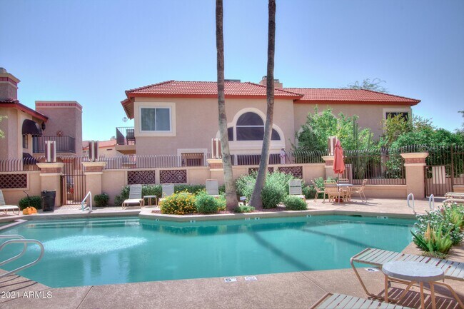 Building Photo - 10410 N Cave Creek Rd