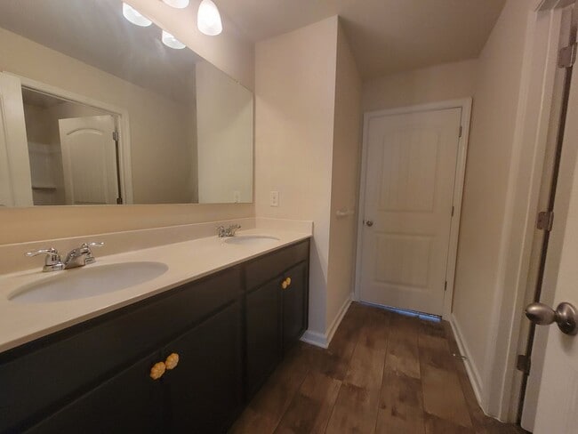 Building Photo - Stylish South Atlanta Rental with 2 Story Home with Loft - Approx 3000 sq ft