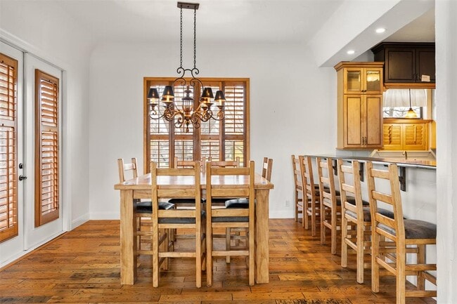 Building Photo - 322 Lake Placid Dr