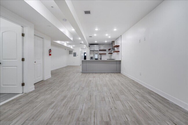 Building Photo - 260 Palisade Ave