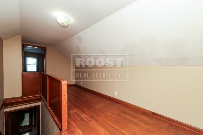 Building Photo - Three bedroom, one bathroom single home in Springfield